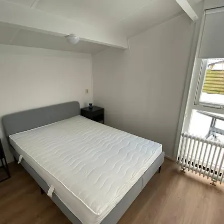 Very Cozy House, With Private Garden And Privacy Apartment *
